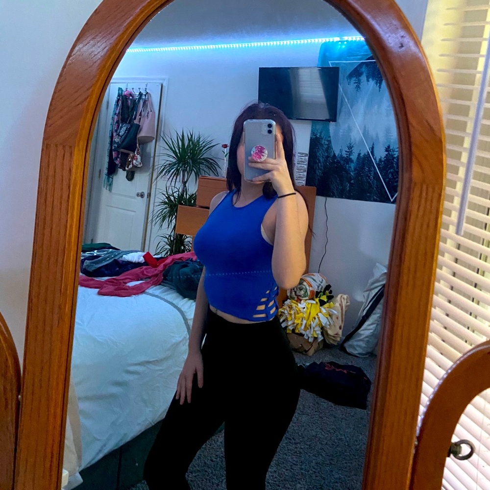 Crop top